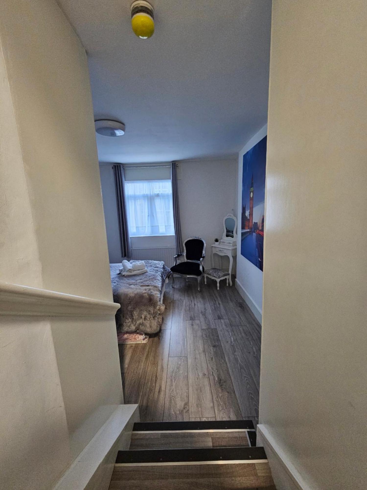 לונדון Large Studio Apartment 30 Mins To Oxford Street מראה חיצוני תמונה